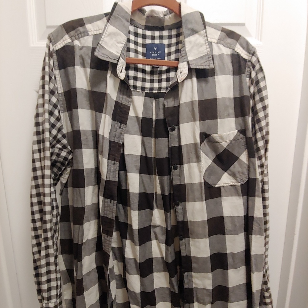 American Eagle Plaid Jegging Button Down Shirt